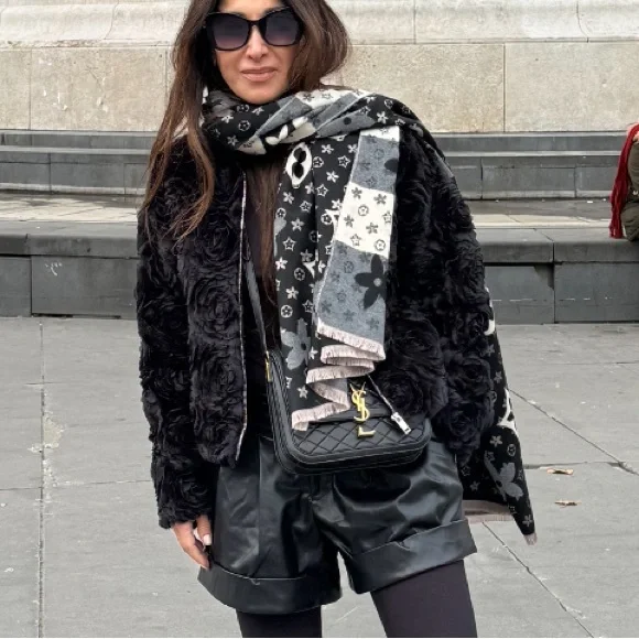 From Paris! Fabulous Faux Fur Flower 3D Jacket - Picture 1 of 4